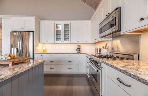 Belfast House | Water's Edge at Ocean St - Enjoy Penobscot Bay