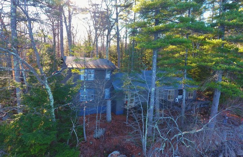 Holderness Cottage | Water's Edge Cottage with gorgeous lake views
