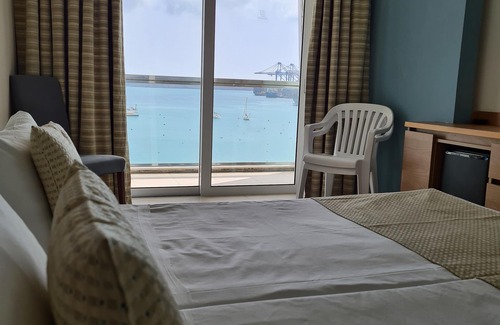 Birzebbuga Hotel | Water's Edge