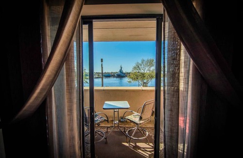 Downtown Wilmington Apartment | Water St. Retreats 03 Historic riverfront paradise