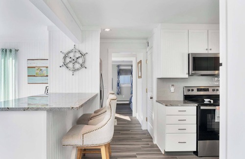 Niantic House | Water View 3BR w/King Beds | Steps to Beach