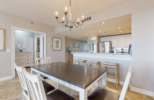 Fort Walton Beach - Destin Condo | Water-View Condo at Sterling Shores - Central AC, Washer/Dryer & Shared Pools