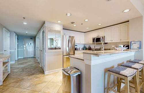 Fort Walton Beach - Destin Condo | Water-View Condo at Sterling Shores - Central AC, Washer/Dryer & Shared Pools