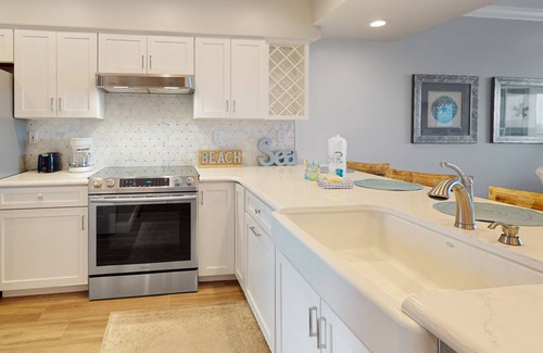 Rosemary Beach Condo | Water-view condo with pool, hot tub & pickleball