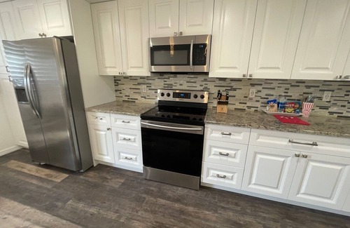 St. Pete Beach Apartment | Water View Condon2-bedroom apartment in gorgeous St. Pete Beach with WiFi, AC.
