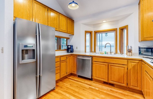 Port Ludlow House | Water-view dog-friendly home with Squamish Harbor view & beach access