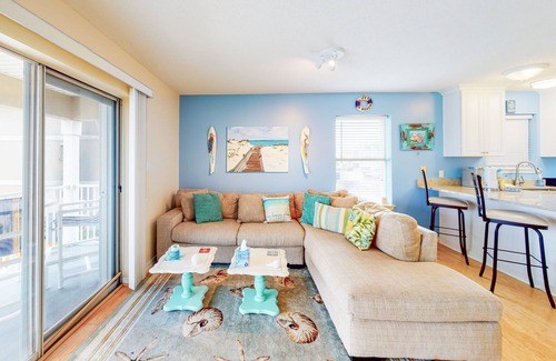 Navarre Beach Condo | Water-view haven with sound-view balcony, shared pool, WiFi, and AC