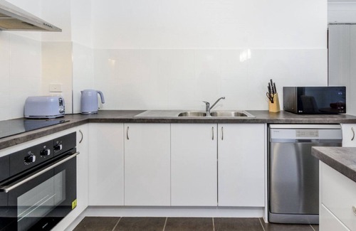 Bellara Apartment | Water Views at Marbrin Lodge