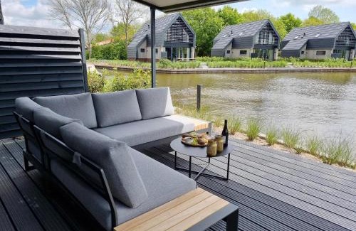 Balk House | Water Villa in Balk with Private Jetty, cleaning included