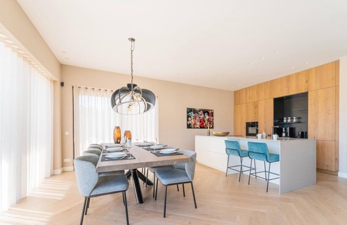 Zeewolde House | Water Villa with Infrared Sauna and Jetty