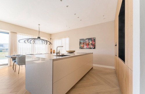 Zeewolde House | Water Villa with Infrared Sauna and Jetty