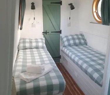 Cambridge Boat Rental | Waterbeach Boatel