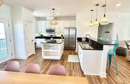Dauphin Island House | Waterbirds-Beachfront-Hot Tub-Newly decorated!