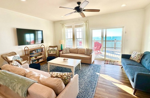 Dauphin Island House | Waterbirds-Beachfront-Hot Tub-Newly decorated!