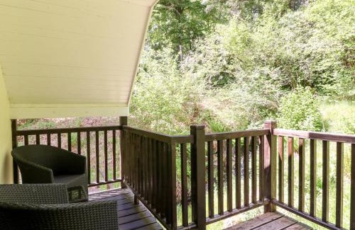 Glen Urquhart House | Waterfall Apartment
