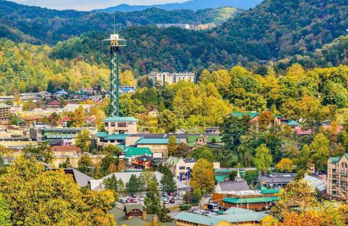 Gatlinburg - Pigeon Forge House | Waterfall Cabin