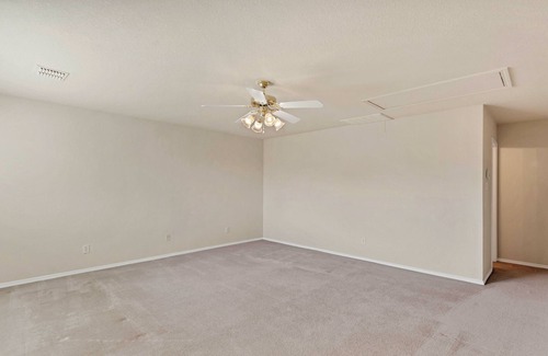 Comal County House | Waterfall Cave Pool, Hot tub, horses! New Braunfels, Tx - Sleeps up to 21 !