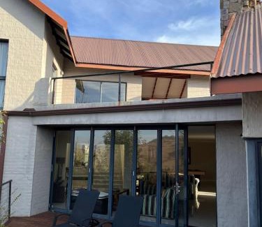 Dullstroom House | Waterfall House