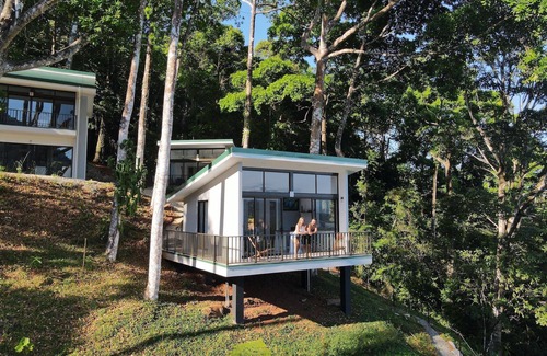 Baru Apartment | Waterfall View, Mountainside Private Studio