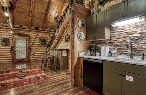 Gatlinburg - Pigeon Forge Cabin | Waterfall Views and River Access-Close to Pigeon Forge -Seasonal pool access