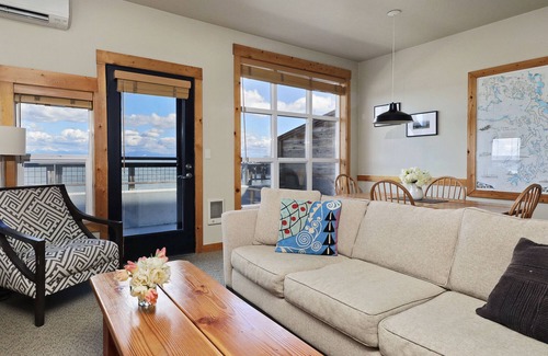Langley Condo | Waterfront 1 bedroom condo - private deck offering spectacular views