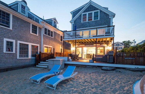 Commercial Street Condo | Waterfront 1 BR - Pottery Barn Featured Home