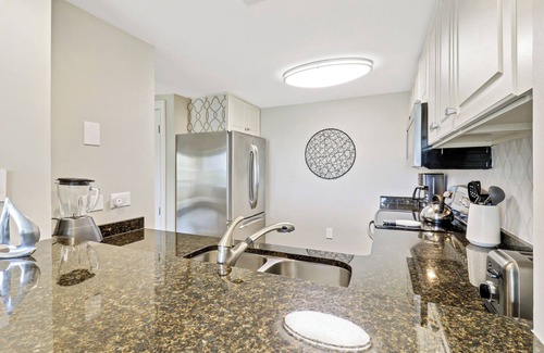 Palmetto Dunes Villa | Waterfront 1 Bedroom villa steps away from shops and dining in Shelter Cove