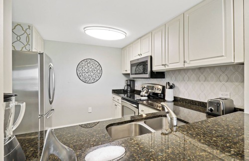Palmetto Dunes Villa | Waterfront 1 Bedroom villa steps away from shops and dining in Shelter Cove