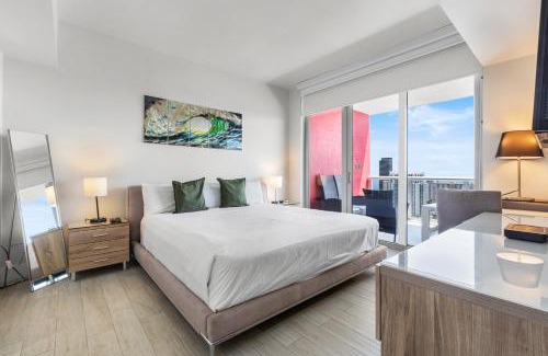 Hallandale Beach Apartment | Waterfront 2 BR Luxury Apartment with Ocean views in Beachfront Resort