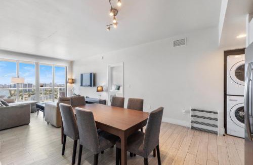 Hallandale Beach Apartment | Waterfront 2 BR Luxury Apartment with Ocean views in Beachfront Resort