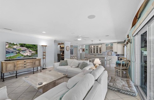 Palm Harbor House | Waterfront 3BR Retreat with Pool