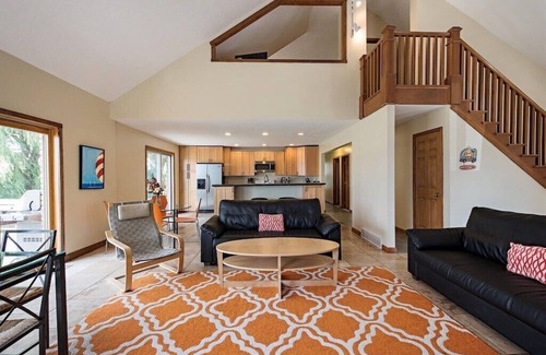 Sandusky House | Waterfront 4/5 BR Near CP and Sports Force