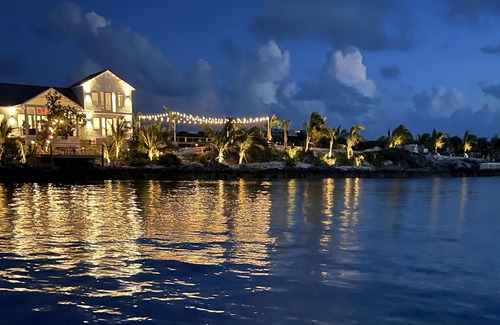Hope Town House | Waterfront 4-Bedroom Home on Private Peninsula w/Private Dock!