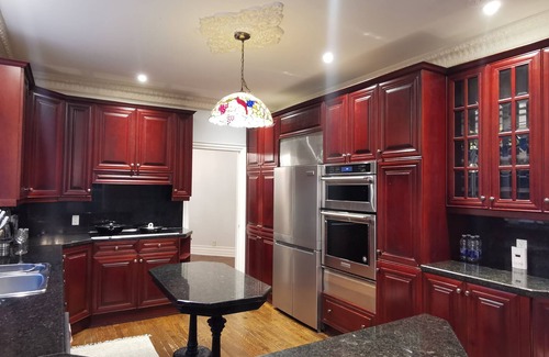 Hudson House | Waterfront 5 bedroom house heated pool one acre yard BBQ Pond