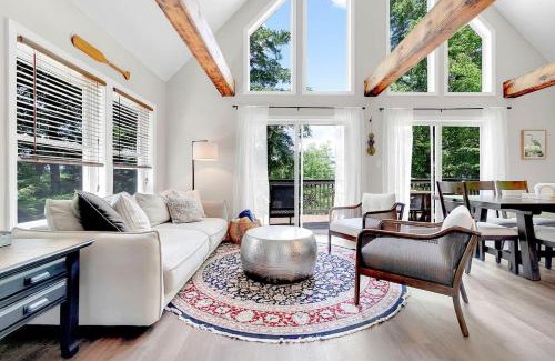 Gray House | Waterfront Access with Kayaks Private Deck and a Firepit