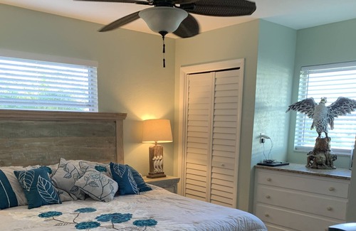 Englewood South House | Waterfront and close to beach!