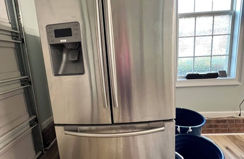 Hope Mills House | Waterfront AND Pool I Sleeps 16+ I Kayak I Gaming I Billiards I 3 OvensI 3 KINGS