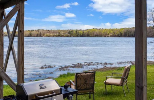 Sullivan Apartment | Waterfront and Spacious - Taunton Bay Galley Apartment