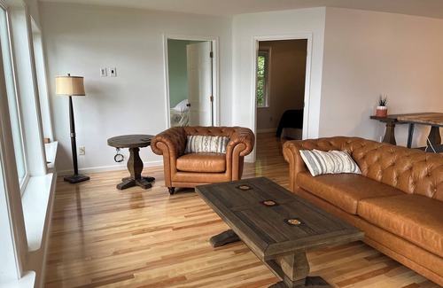Juneau House | Waterfront Auke Bay cottage in Juneau