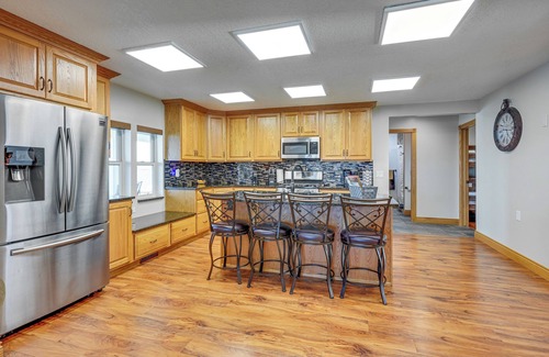 Bay City House | Waterfront Bay City Home w/Dock & Boat Launch!