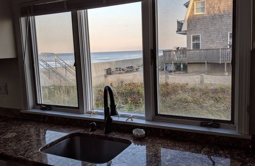 Ocean Bluff-Brant Rock House | Waterfront Beach House with Amazing Views
