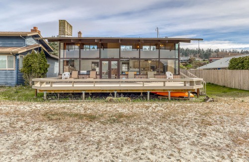 Clinton House | Waterfront beach house w/ a furnished patio & breathtaking views of the bay!