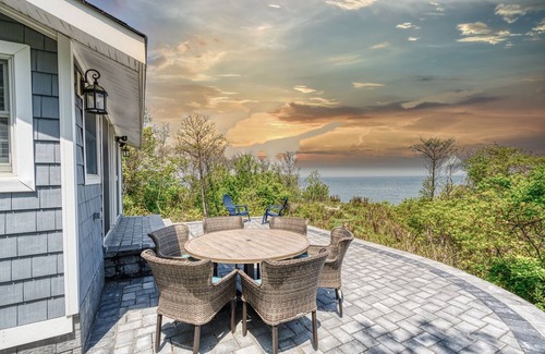 Baiting Hollow Cottage | Waterfront Beach Cottage Overlooking Long Island Sound – Baiting Hollow