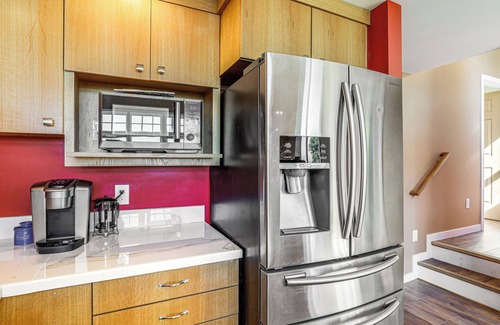 Marietta-Alderwood Cottage | Waterfront Bellingham Bliss: Steps to Beach!