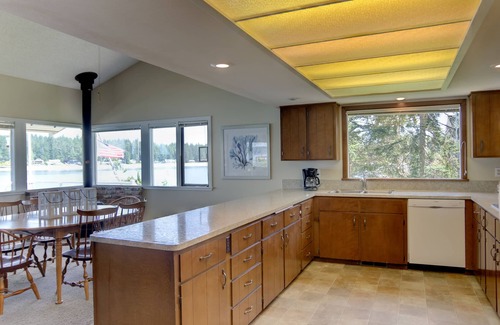 Gig Harbor House | Waterfront Bliss with Panoramic Views, Beach Access, and Paddleboards!
