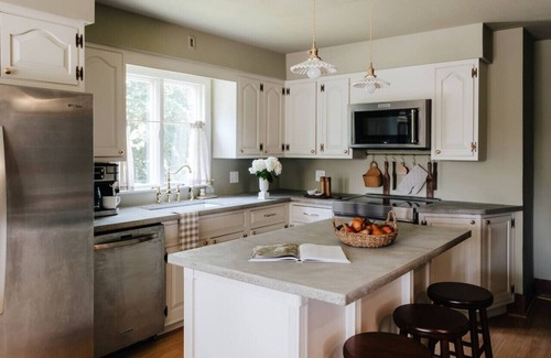 Melrose Park House | Waterfront, Boat, Hot Tub,
