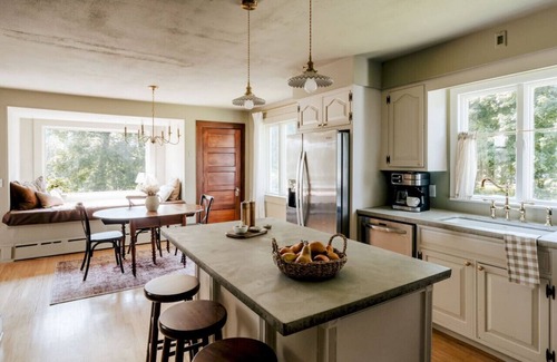 Melrose Park House | Waterfront, Boat, Hot Tub,