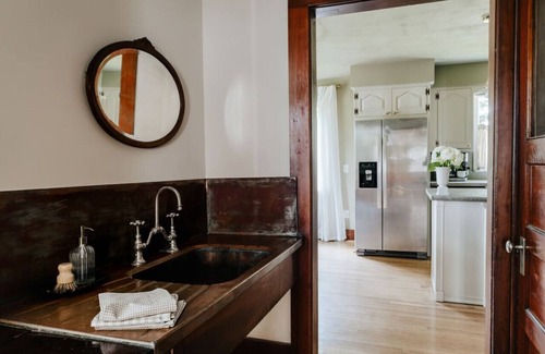 Melrose Park House | Waterfront, Boat, Hot Tub,