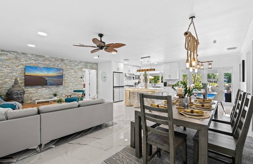 Cypress Lakes House | Waterfront | Boat Rental | Heated Pool | Sleeps 10