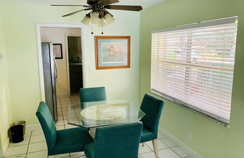 Deerfield Beach Apartment | Waterfront Bungalow, walk to beach, boating and restaurants